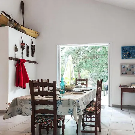3 Bedroom Lovely In Feriehus